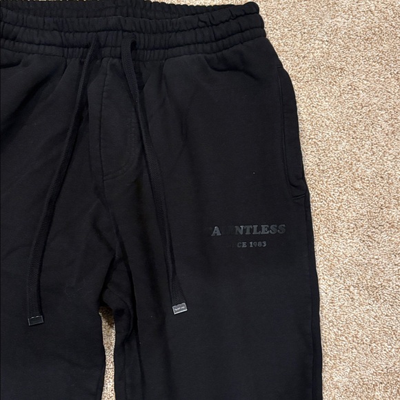 TALENTLESS SWEATS - Picture 3 of 6